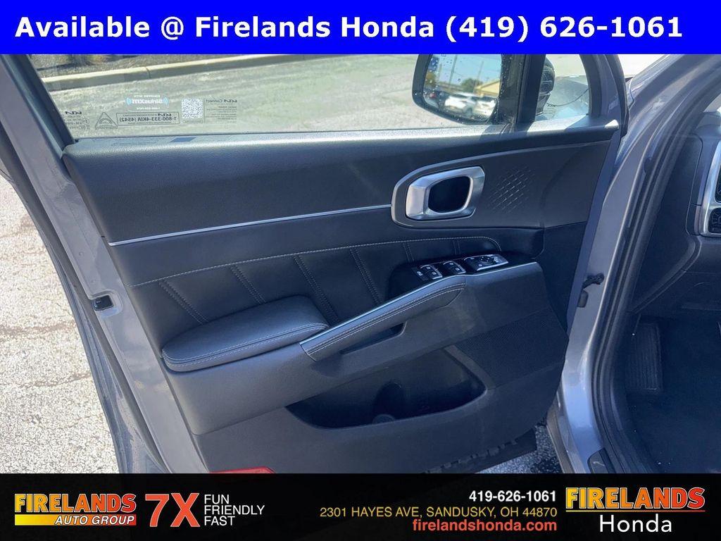 used 2023 Kia Sorento car, priced at $31,000
