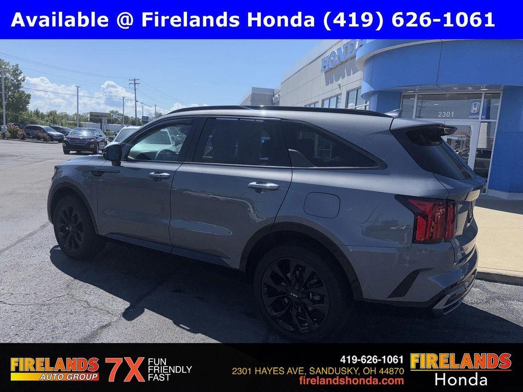 used 2023 Kia Sorento car, priced at $31,000