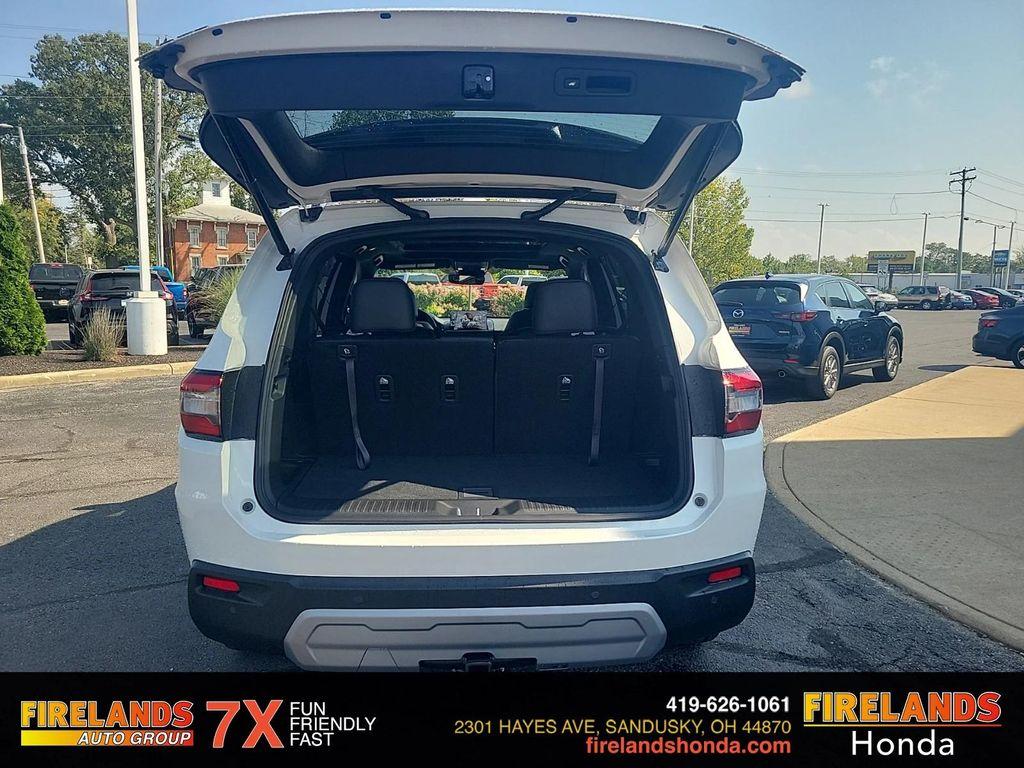 new 2025 Honda Pilot car, priced at $50,850