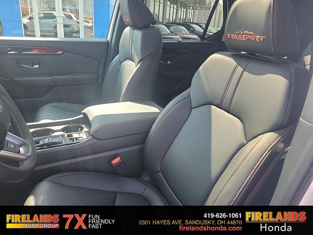 new 2025 Honda Pilot car, priced at $50,850