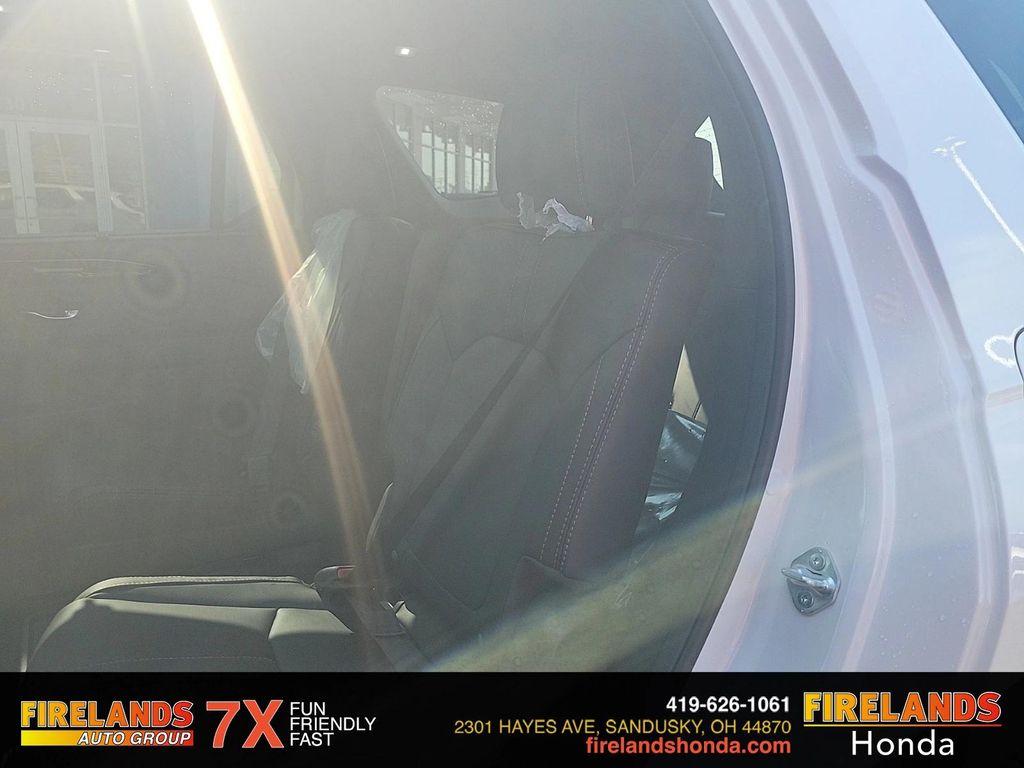 new 2025 Honda Pilot car, priced at $50,850