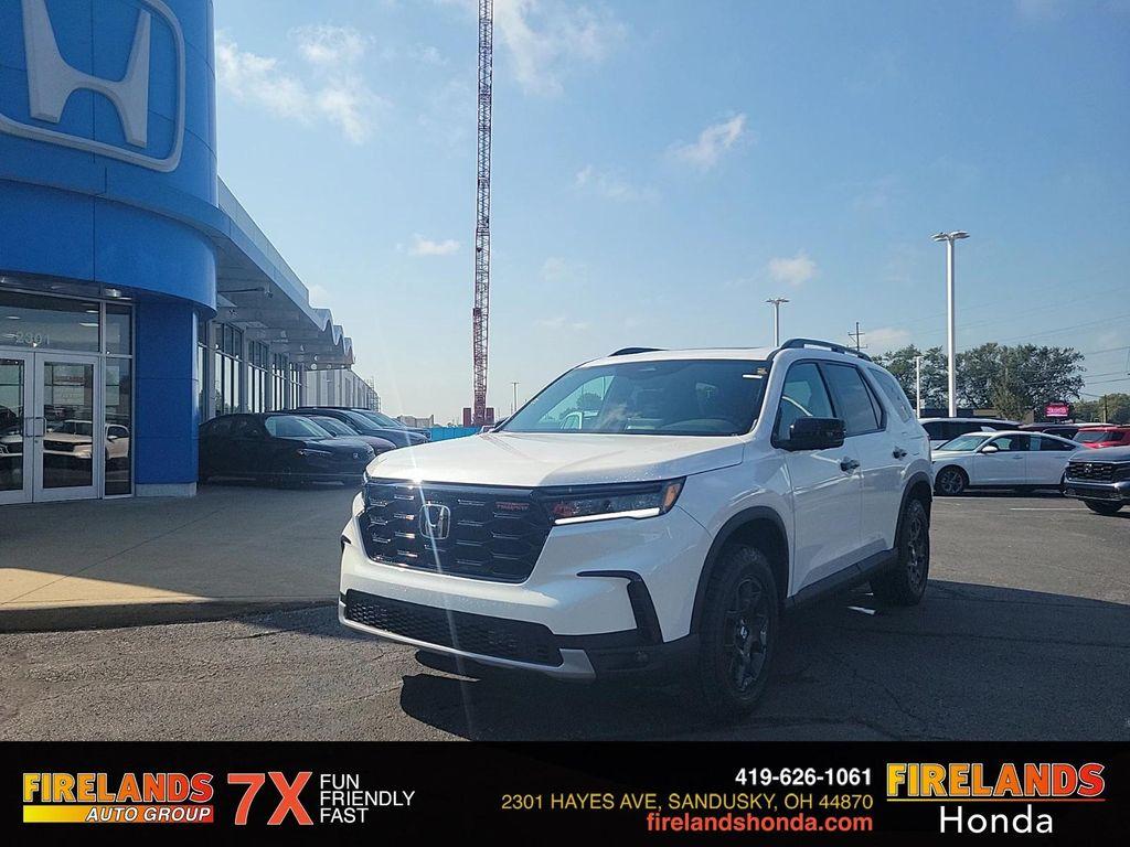 new 2025 Honda Pilot car, priced at $50,850