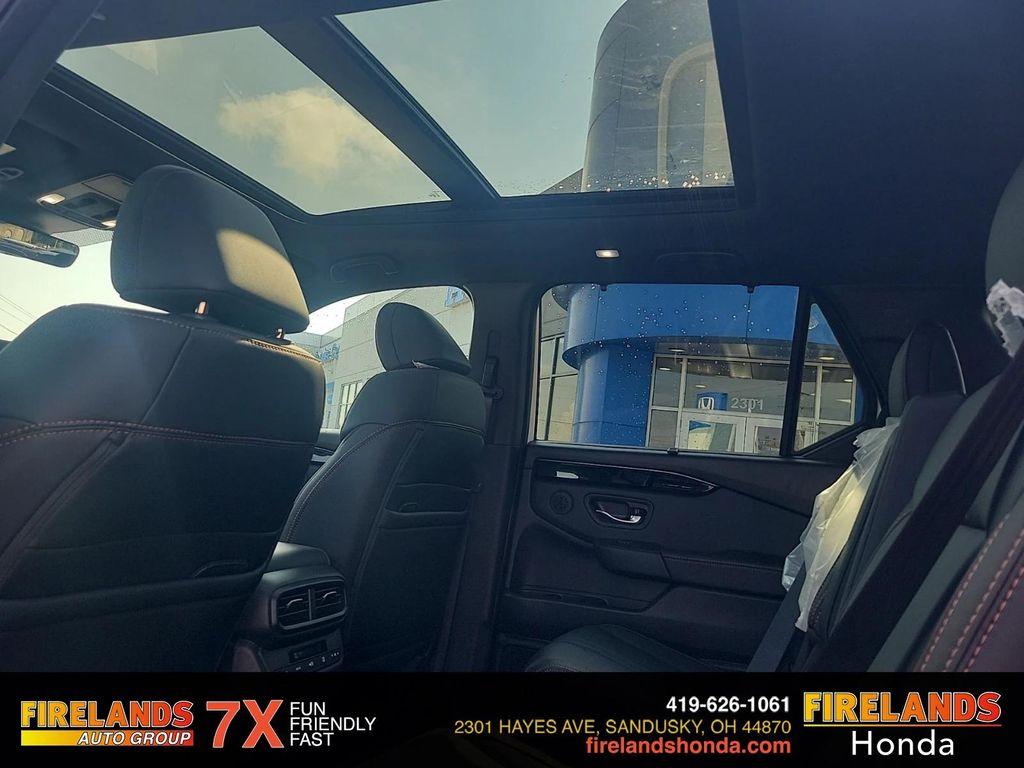 new 2025 Honda Pilot car, priced at $50,850
