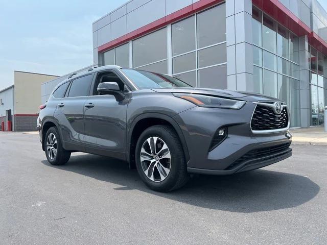 used 2023 Toyota Highlander car, priced at $38,000