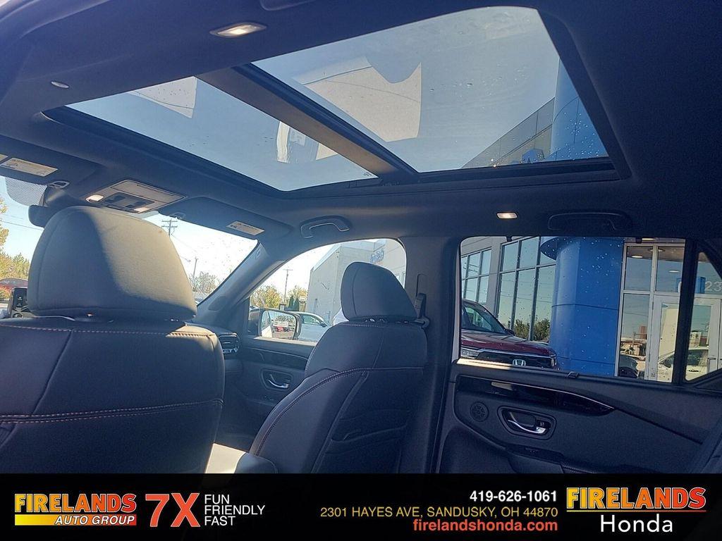 new 2025 Honda Pilot car, priced at $50,850