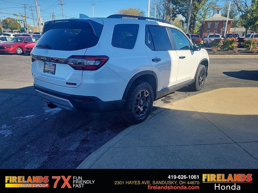 new 2025 Honda Pilot car, priced at $50,850