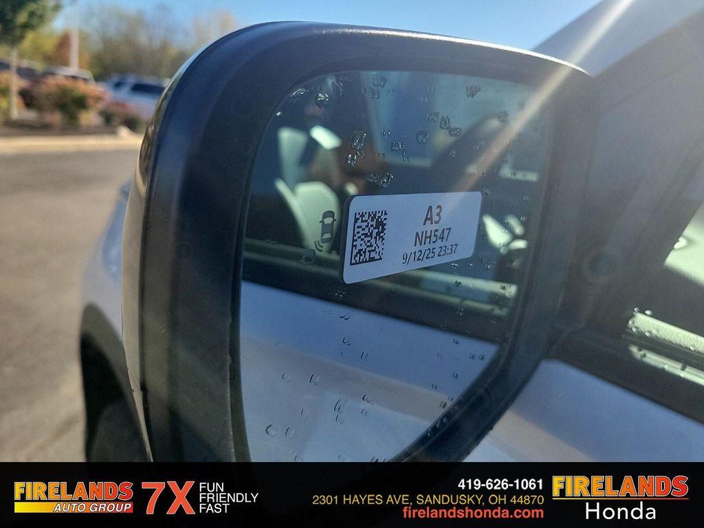 new 2025 Honda Pilot car, priced at $50,850