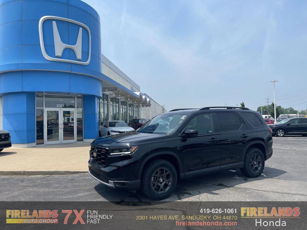 new 2025 Honda Pilot car, priced at $50,350