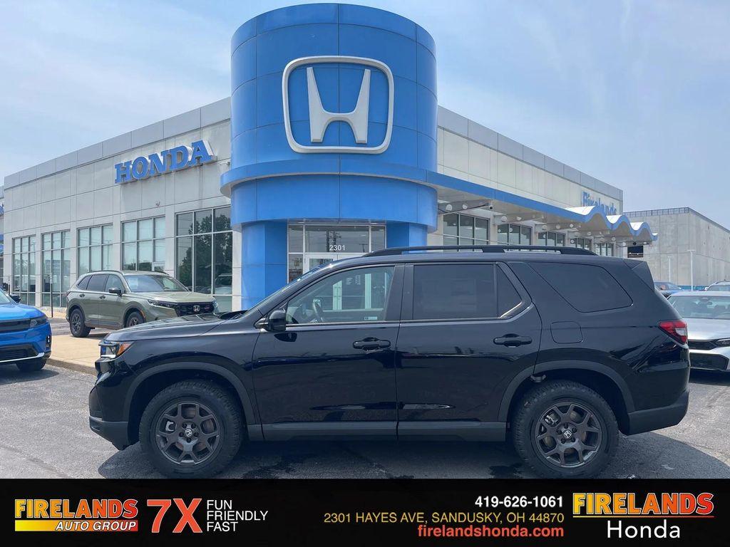new 2025 Honda Pilot car, priced at $47,850