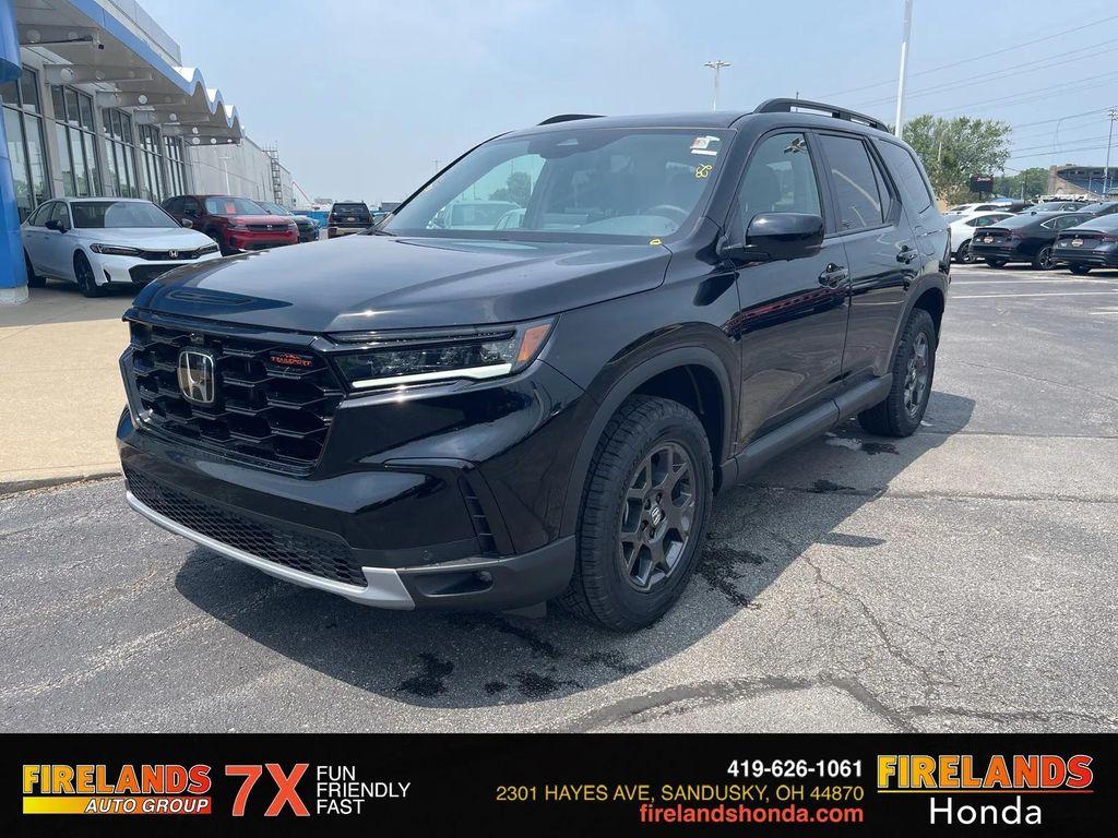 new 2025 Honda Pilot car, priced at $47,850
