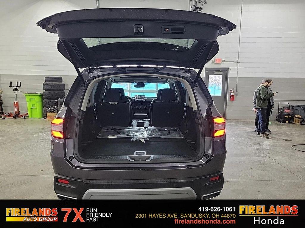 new 2025 Honda Pilot car, priced at $53,145