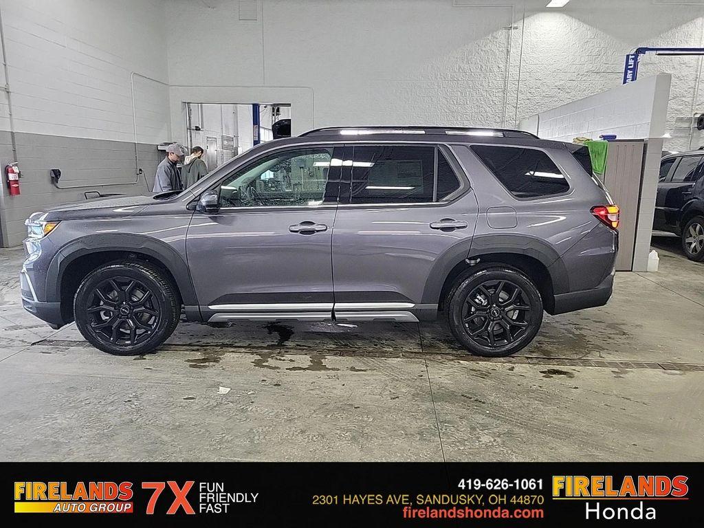 new 2025 Honda Pilot car, priced at $53,145