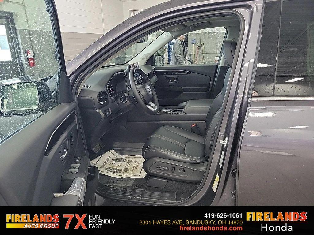 new 2025 Honda Pilot car, priced at $53,145