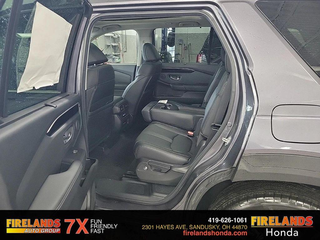 new 2025 Honda Pilot car, priced at $53,145