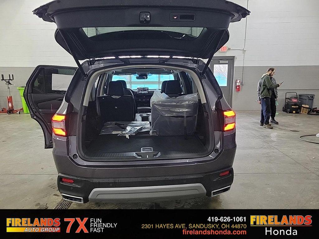 new 2025 Honda Pilot car, priced at $53,145