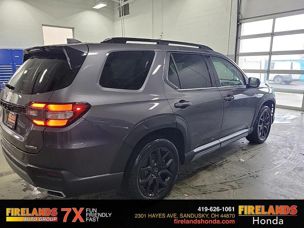new 2025 Honda Pilot car, priced at $53,145