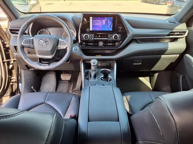 used 2023 Toyota Highlander car, priced at $41,995