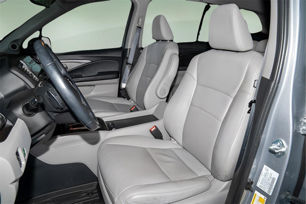 used 2021 Honda Pilot car, priced at $27,877