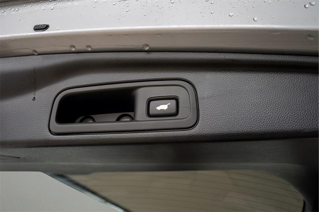 used 2021 Honda Pilot car, priced at $27,877