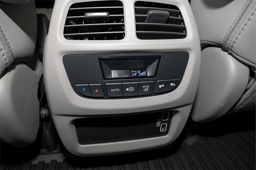 used 2021 Honda Pilot car, priced at $27,877