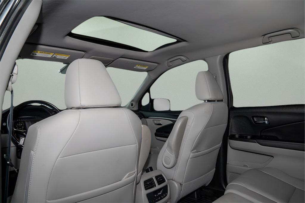 used 2021 Honda Pilot car, priced at $27,877