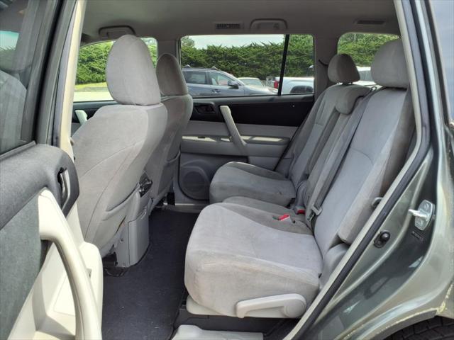 used 2012 Toyota Highlander car, priced at $13,525