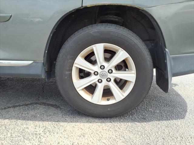 used 2012 Toyota Highlander car, priced at $13,525