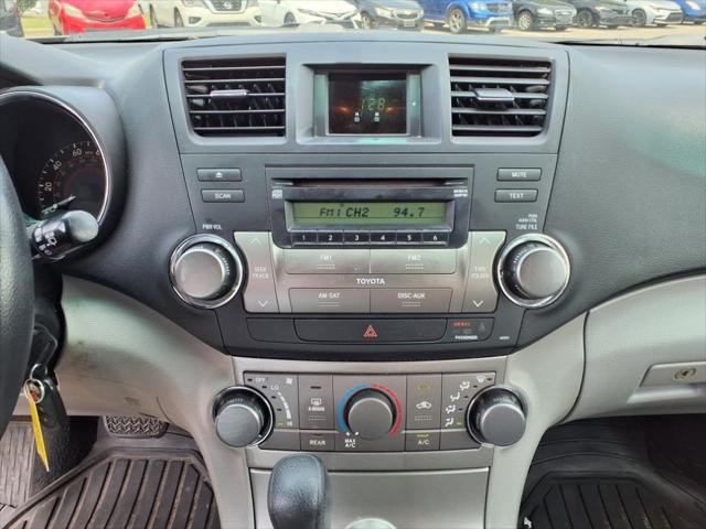 used 2012 Toyota Highlander car, priced at $13,525
