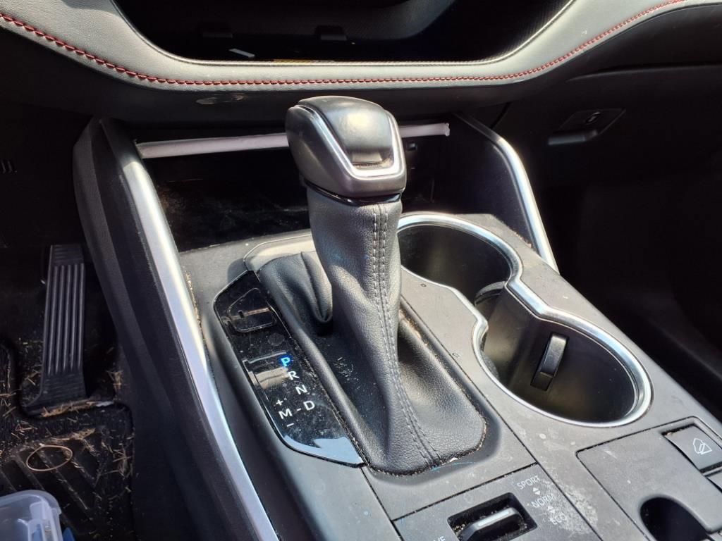used 2023 Toyota Highlander car, priced at $33,198