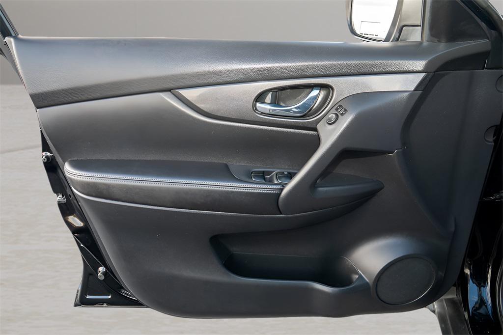 used 2017 Nissan Rogue car, priced at $11,877