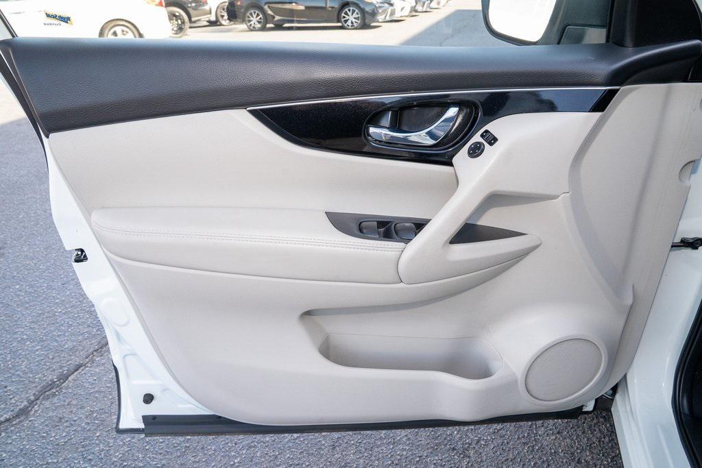 used 2019 Nissan Rogue Sport car, priced at $18,607