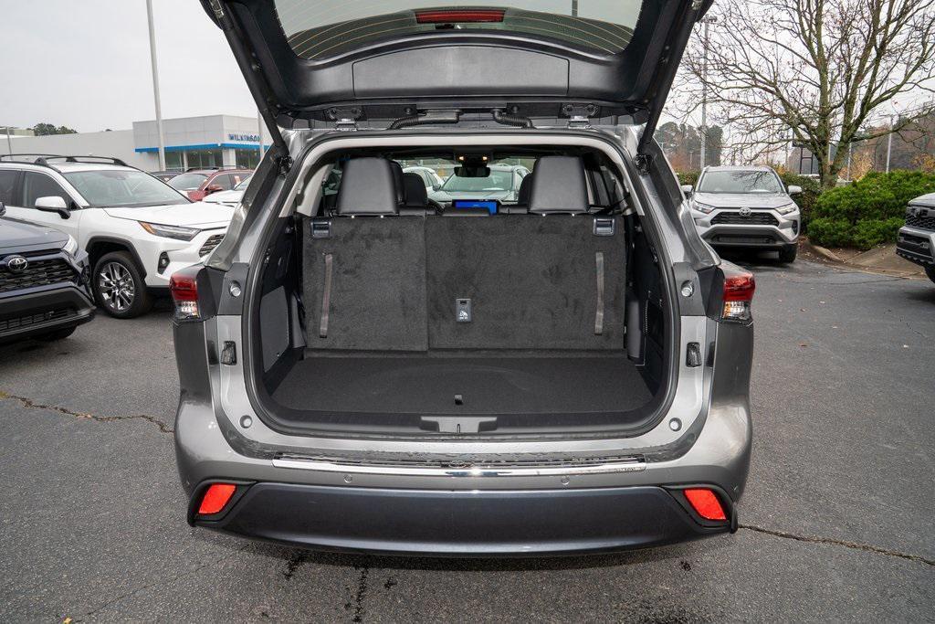 new 2026 Toyota Highlander car, priced at $56,435