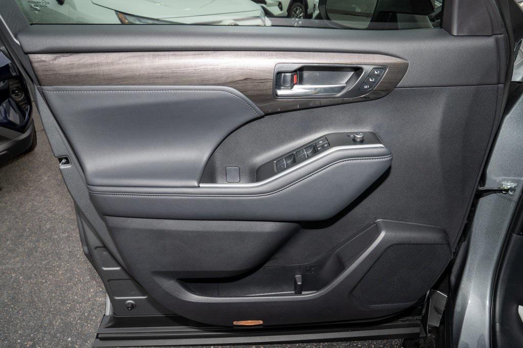 new 2026 Toyota Highlander car, priced at $56,435