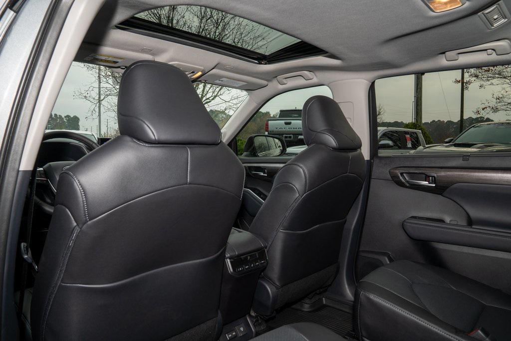 new 2026 Toyota Highlander car, priced at $56,435