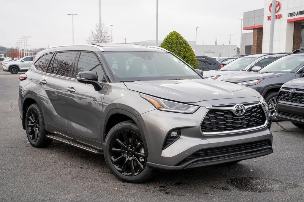 new 2026 Toyota Highlander car, priced at $56,435
