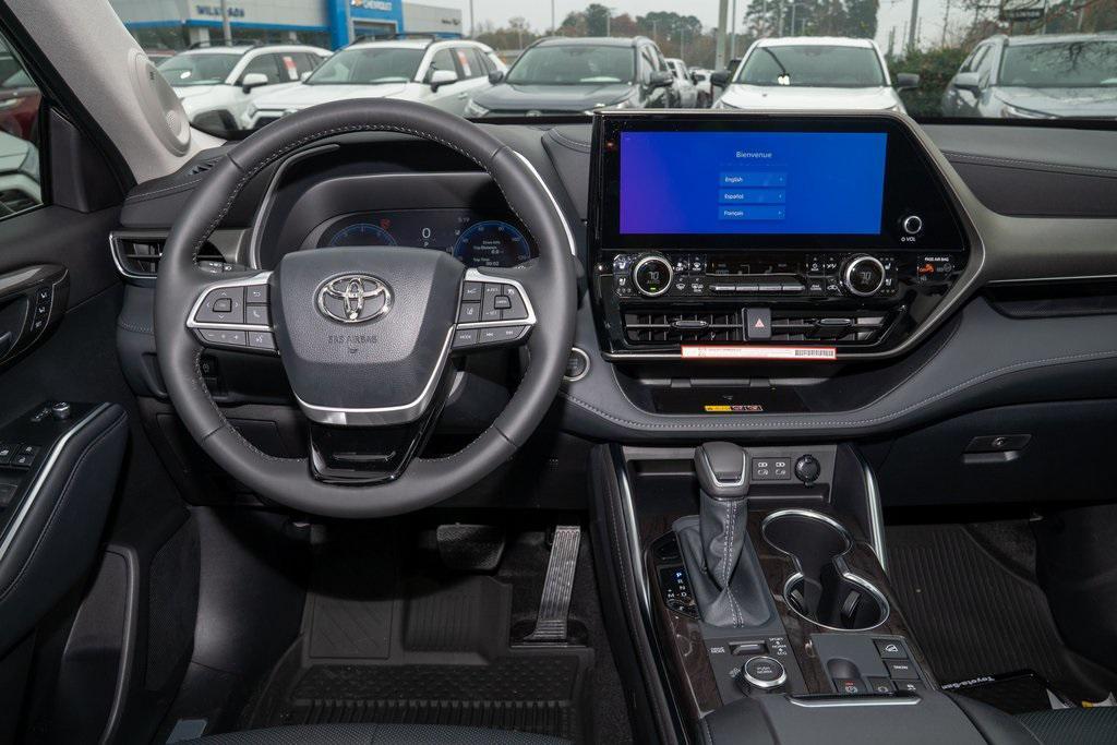 new 2026 Toyota Highlander car, priced at $56,435