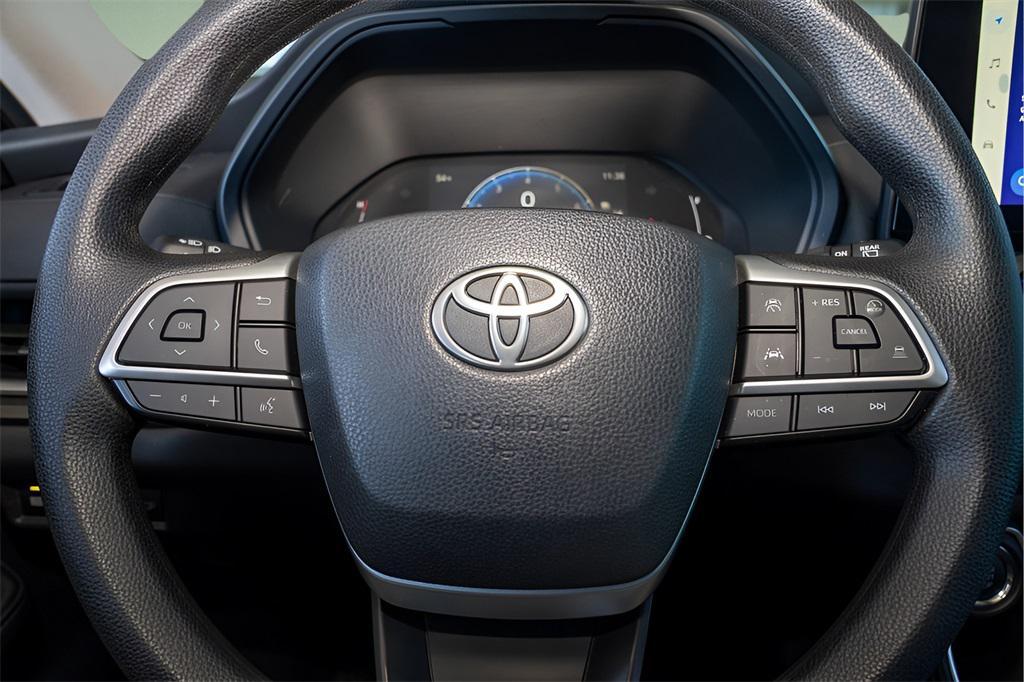 used 2025 Toyota Highlander car, priced at $42,683