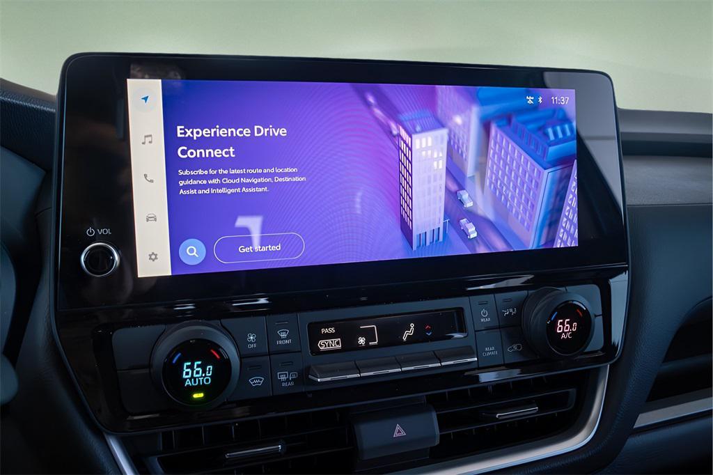 used 2025 Toyota Highlander car, priced at $42,683