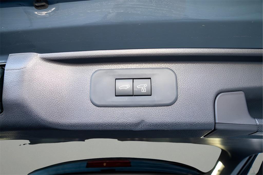 used 2025 Toyota Highlander car, priced at $42,683