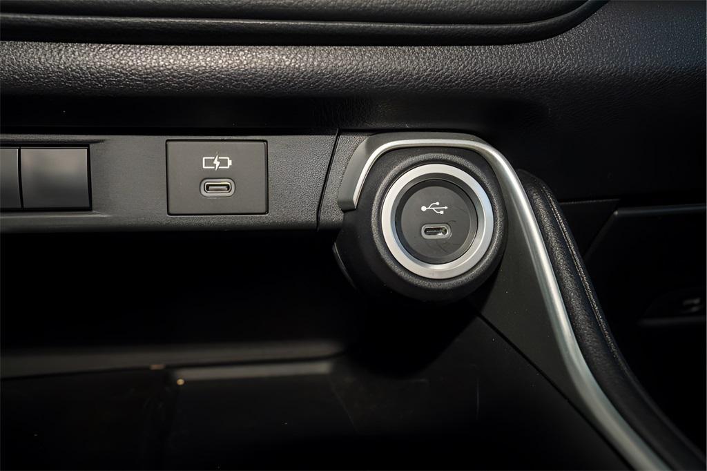 used 2025 Toyota Highlander car, priced at $42,683