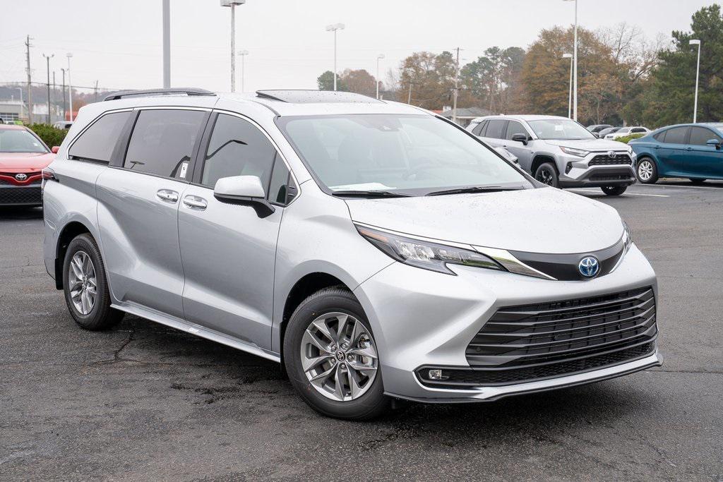 new 2025 Toyota Sienna car, priced at $48,627