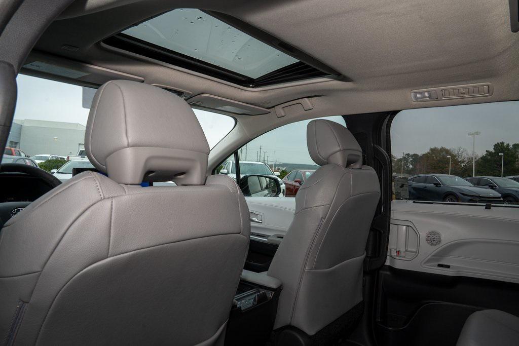 new 2025 Toyota Sienna car, priced at $48,627
