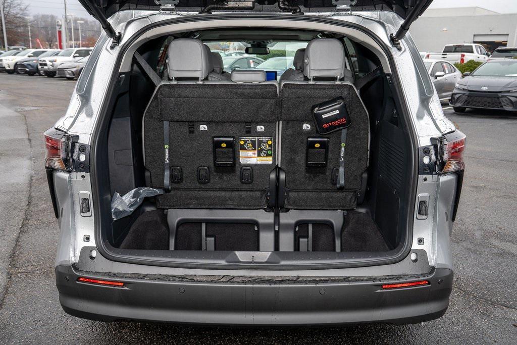 new 2025 Toyota Sienna car, priced at $48,627