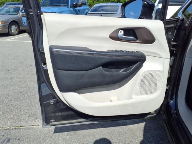 used 2017 Chrysler Pacifica car, priced at $11,995