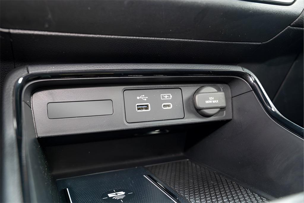 used 2024 Honda CR-V Hybrid car, priced at $31,998