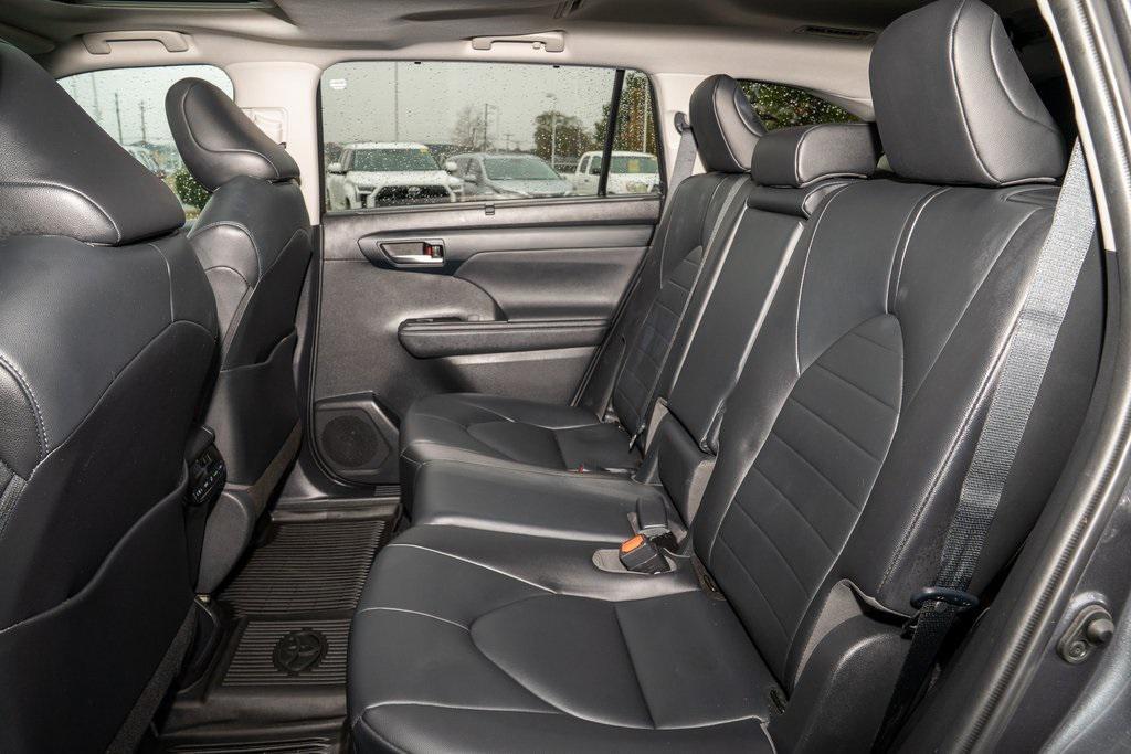 used 2020 Toyota Highlander car, priced at $30,485