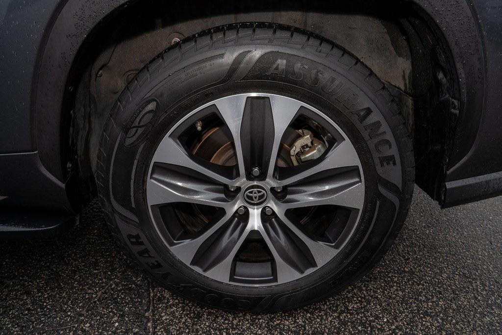 used 2020 Toyota Highlander car, priced at $30,485