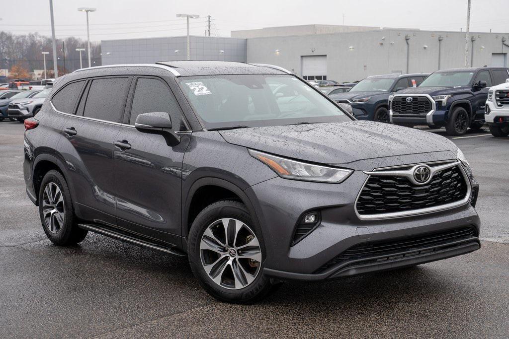 used 2020 Toyota Highlander car, priced at $30,485