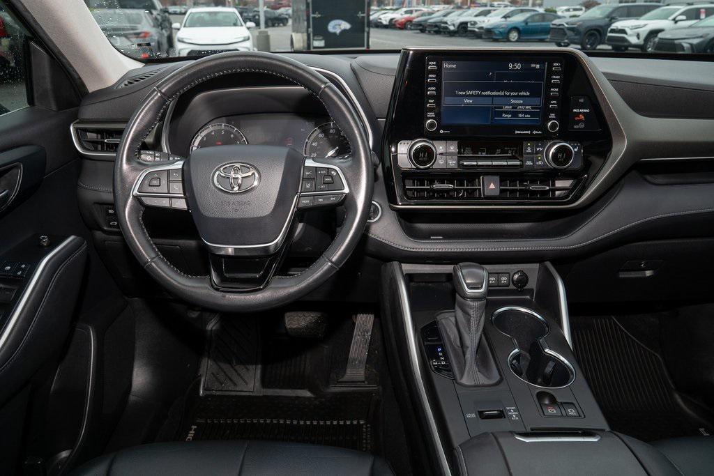 used 2020 Toyota Highlander car, priced at $30,485