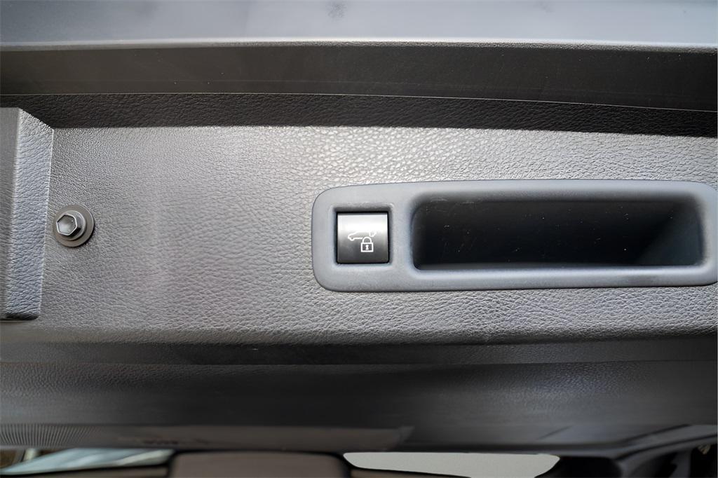 used 2025 Toyota Sienna car, priced at $50,578